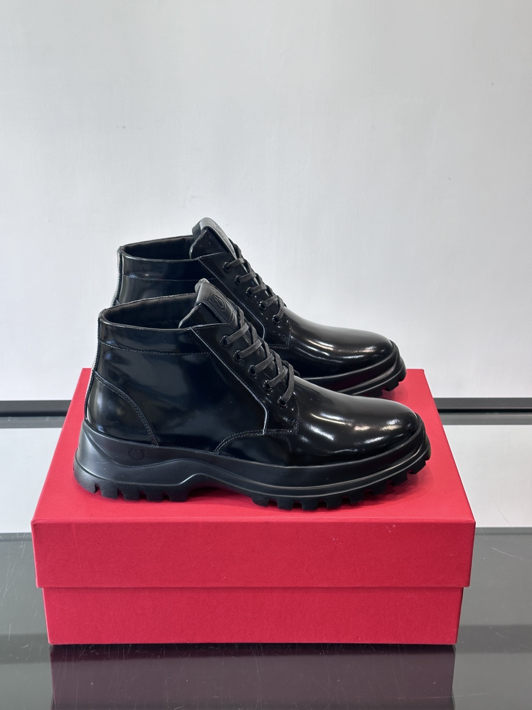 F🆕高端男士正装鞋休闲皮鞋短靴。（加绒内里）绅士臻享 型男必备 头层牛皮鞋面 皮质质感一览无余 小牛皮透