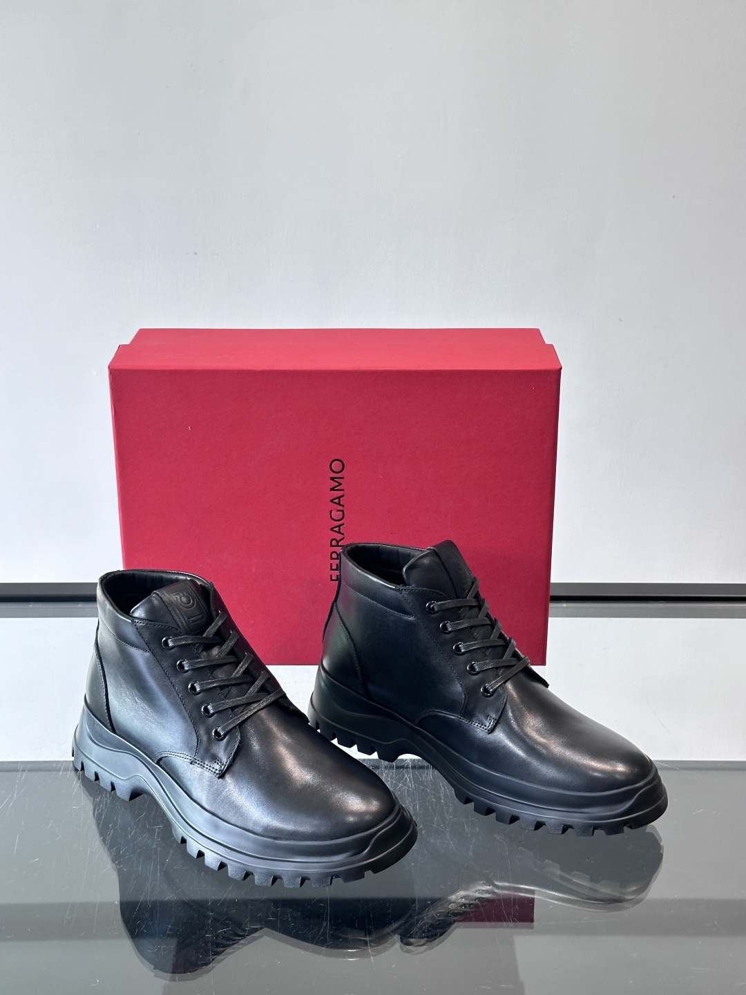 F🆕高端男士正装鞋休闲皮鞋短靴。（加绒内里）绅士臻享 型男必备 头层牛皮鞋面 皮质质感一览无余 小牛皮透