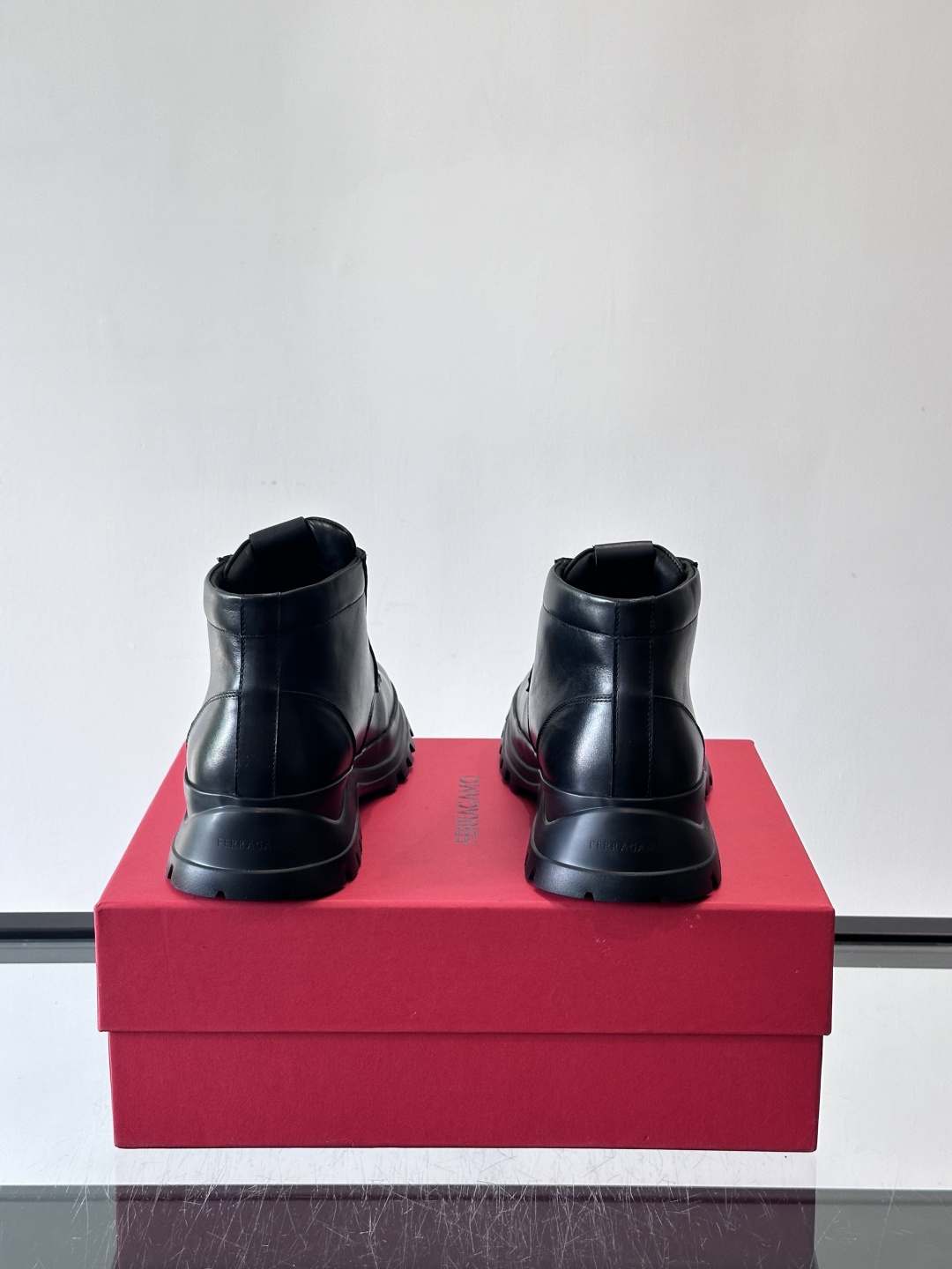 F🆕高端男士正装鞋休闲皮鞋短靴。（加绒内里）绅士臻享 型男必备 头层牛皮鞋面 皮质质感一览无余 小牛皮透