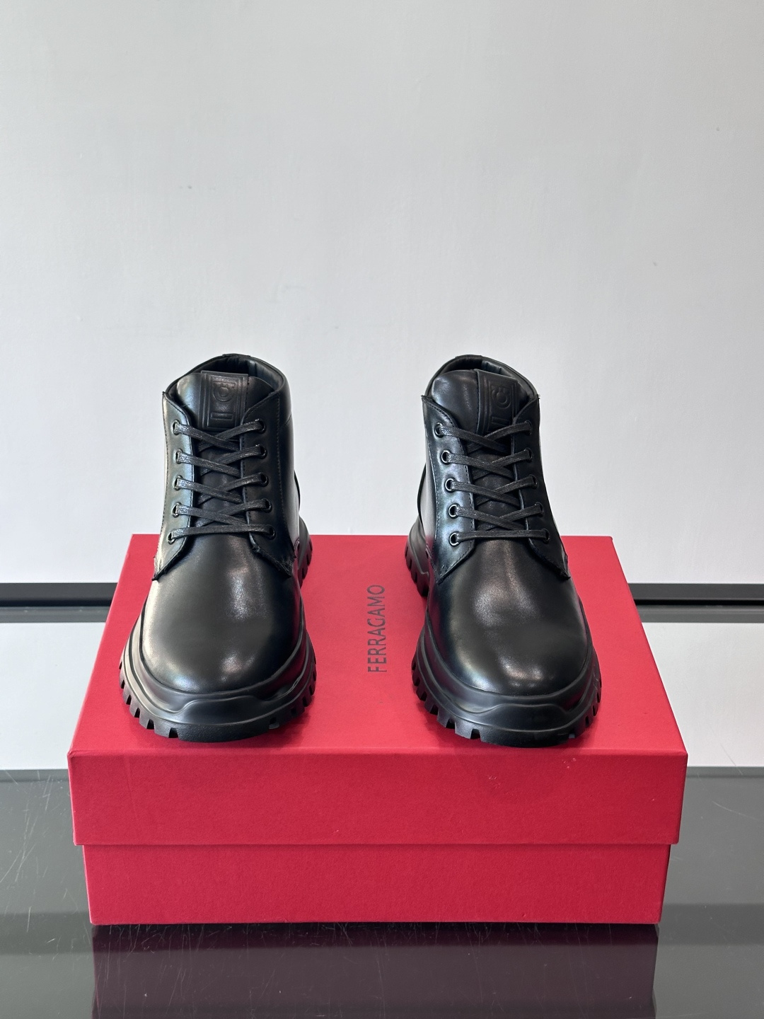 F🆕高端男士正装鞋休闲皮鞋短靴。（加绒内里）绅士臻享 型男必备 头层牛皮鞋面 皮质质感一览无余 小牛皮透