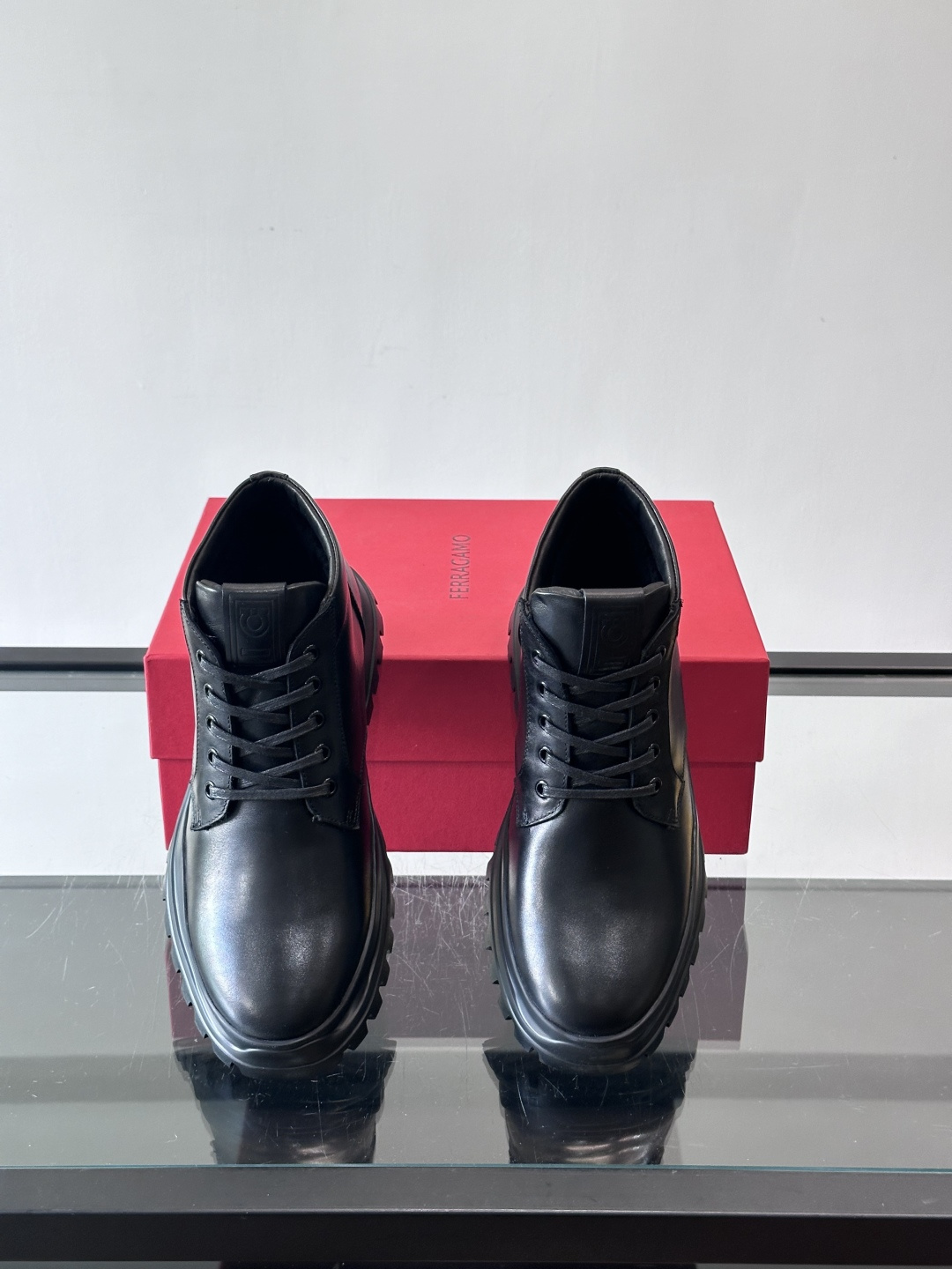 F🆕高端男士正装鞋休闲皮鞋短靴。（加绒内里）绅士臻享 型男必备 头层牛皮鞋面 皮质质感一览无余 小牛皮透