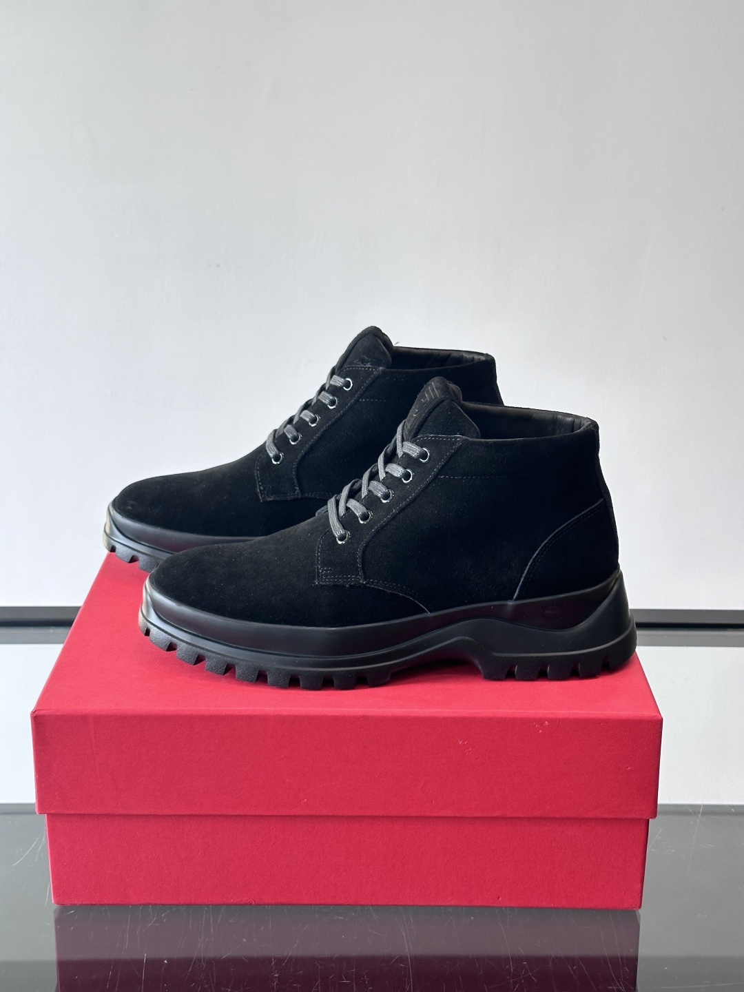 F🆕高端男士正装鞋休闲皮鞋短靴。（加绒内里）绅士臻享 型男必备 头层牛皮鞋面 皮质质感一览无余 小牛皮透