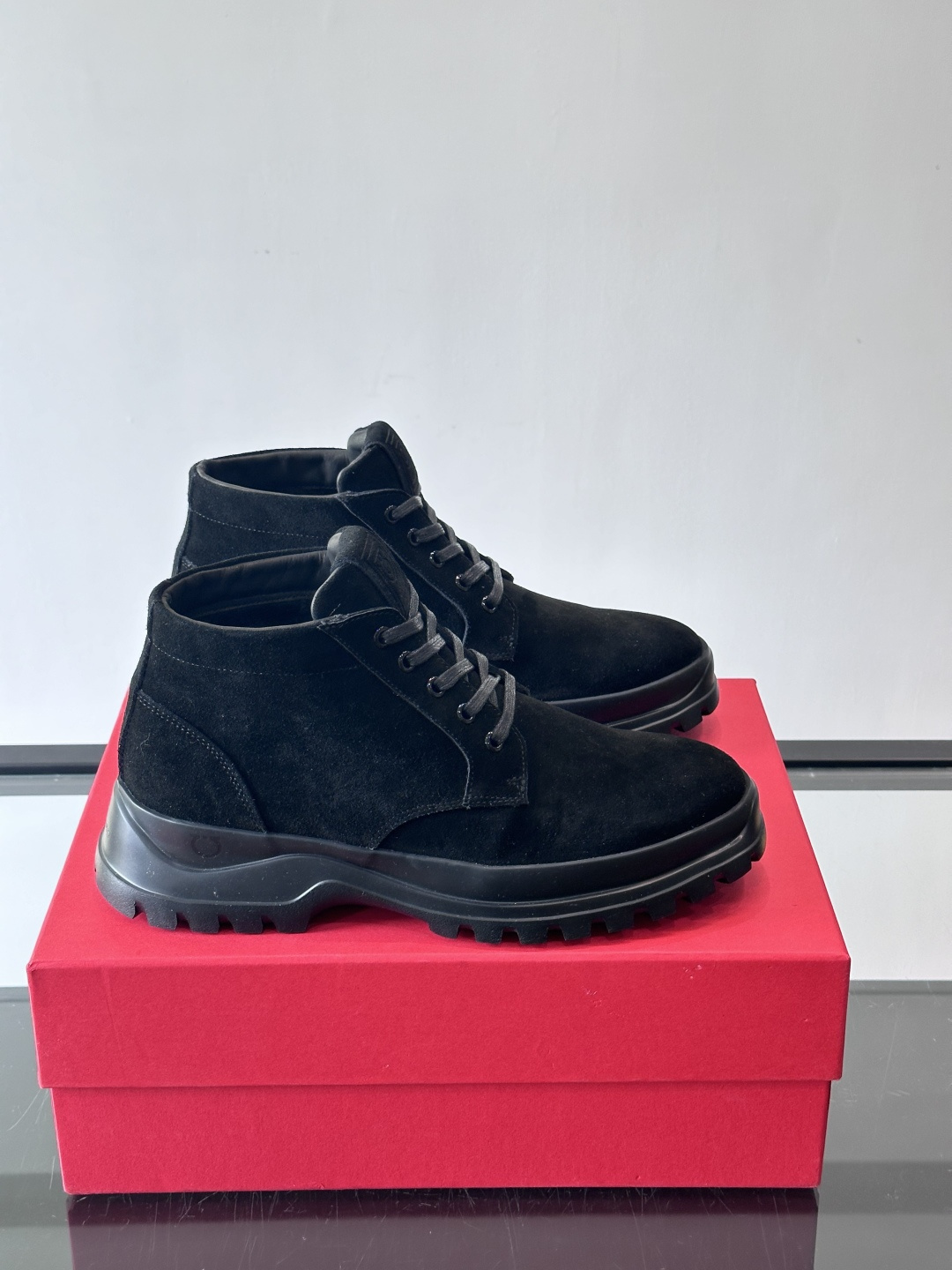 F🆕高端男士正装鞋休闲皮鞋短靴。（加绒内里）绅士臻享 型男必备 头层牛皮鞋面 皮质质感一览无余 小牛皮透