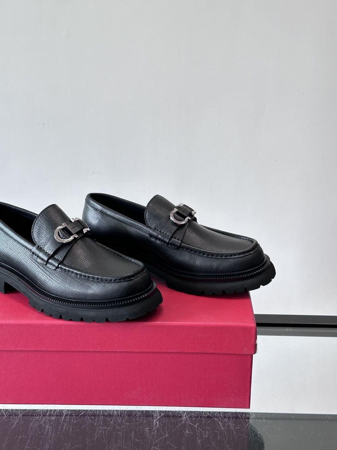 F🆕高端男士正装鞋休闲皮鞋，绅士臻享 型男必备 头层牛皮鞋面 皮质质感一览无余 小牛皮透气内里，橡胶大底