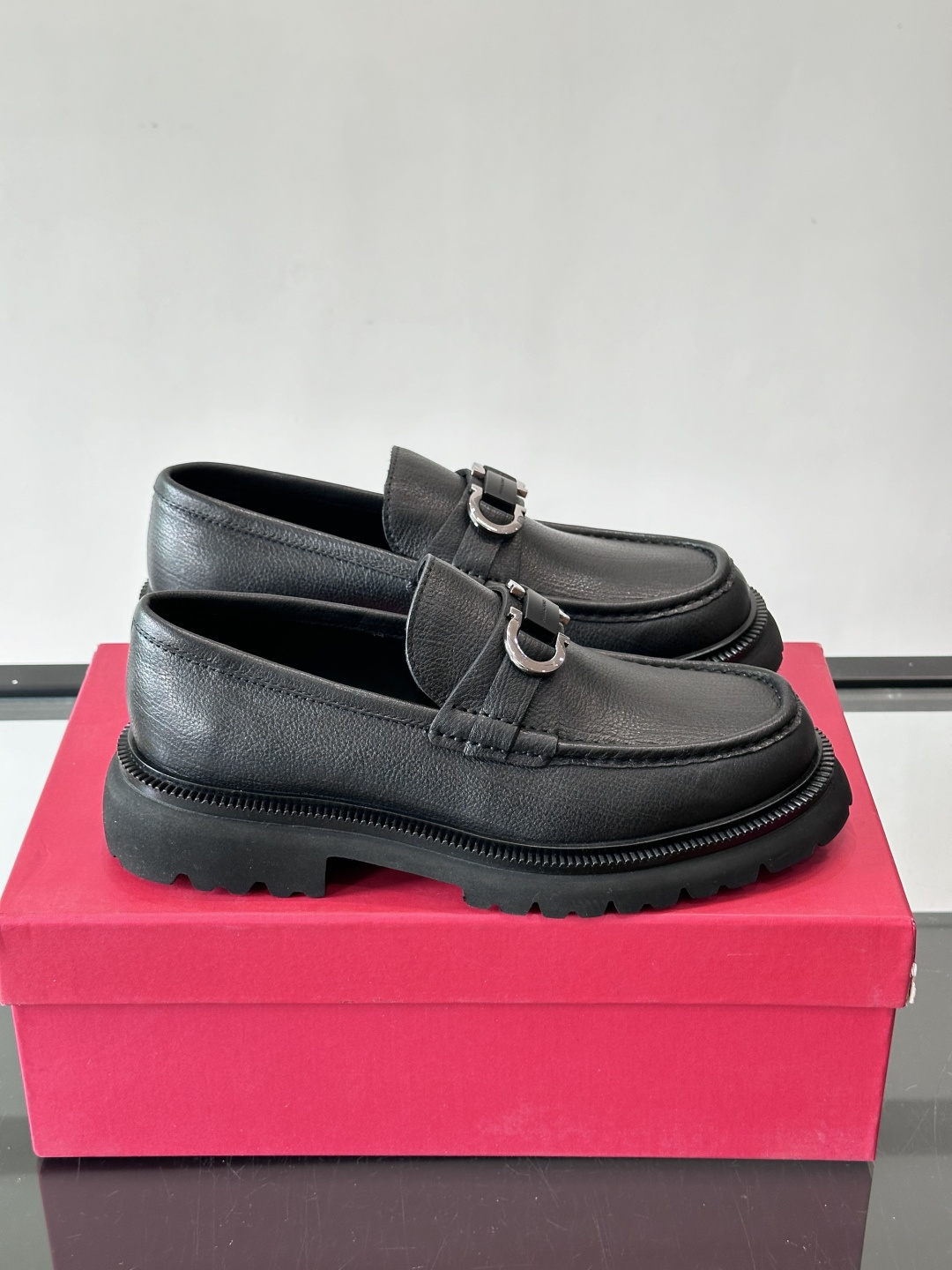 F🆕高端男士正装鞋休闲皮鞋，绅士臻享 型男必备 头层牛皮鞋面 皮质质感一览无余 小牛皮透气内里，橡胶大底