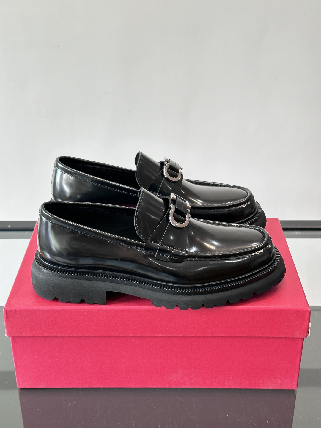 F🆕高端男士正装鞋休闲皮鞋，绅士臻享 型男必备 头层牛皮鞋面 皮质质感一览无余 小牛皮透气内里，橡胶大底