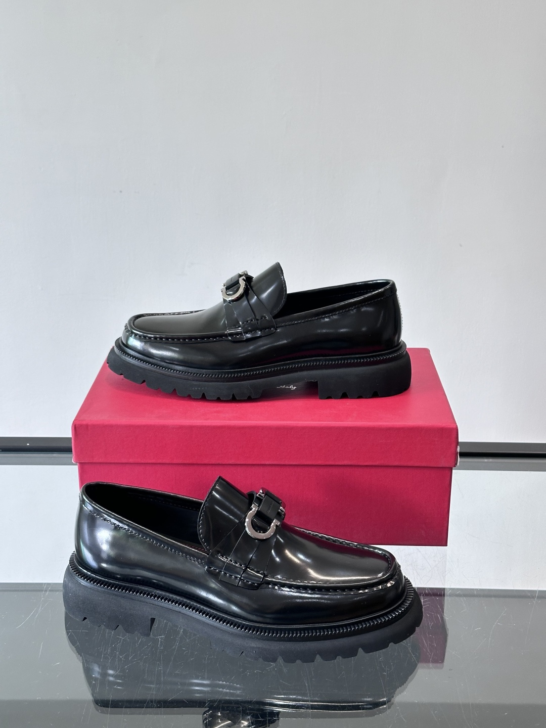 F🆕高端男士正装鞋休闲皮鞋，绅士臻享 型男必备 头层牛皮鞋面 皮质质感一览无余 小牛皮透气内里，橡胶大底