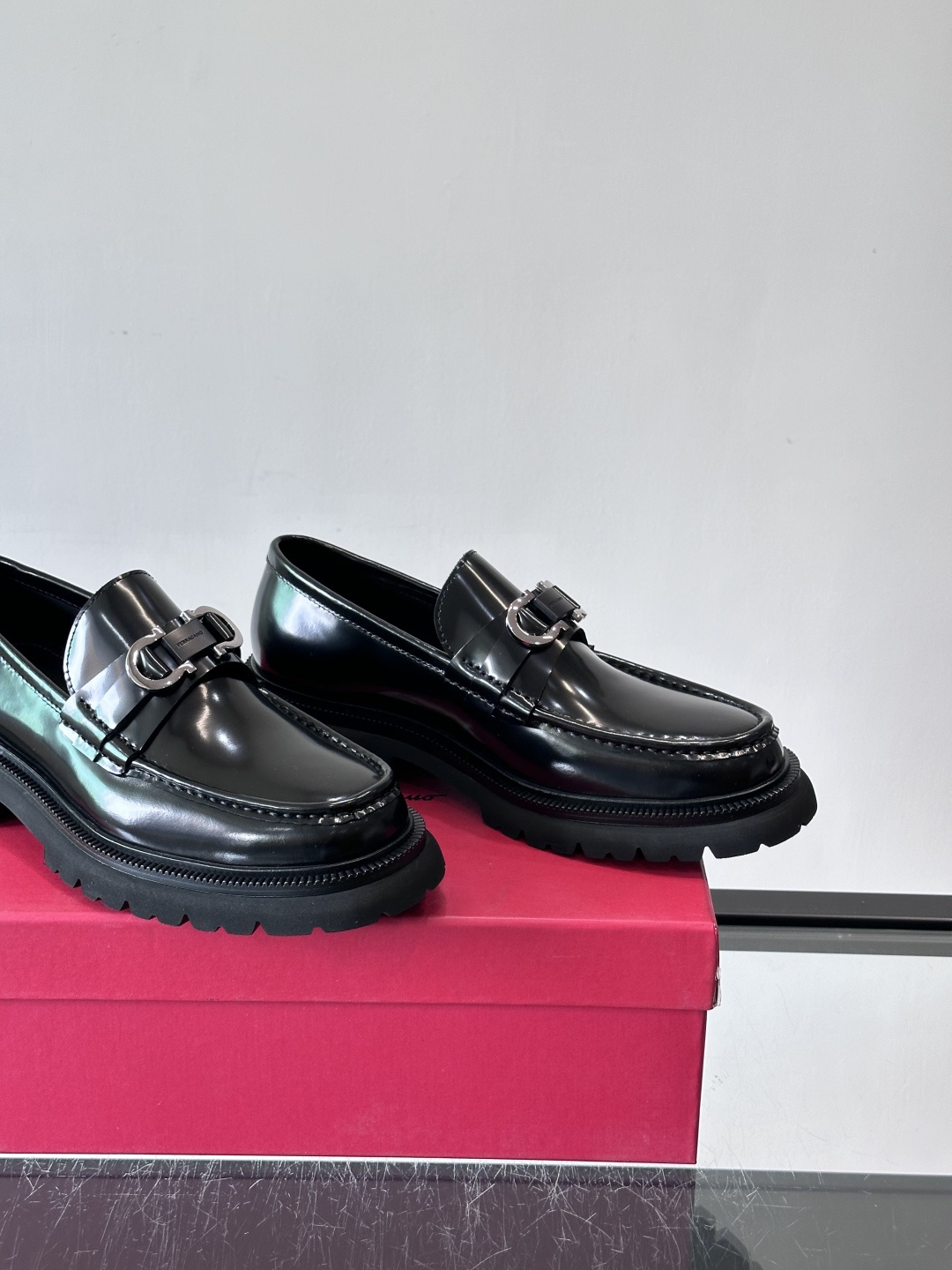 F🆕高端男士正装鞋休闲皮鞋，绅士臻享 型男必备 头层牛皮鞋面 皮质质感一览无余 小牛皮透气内里，橡胶大底