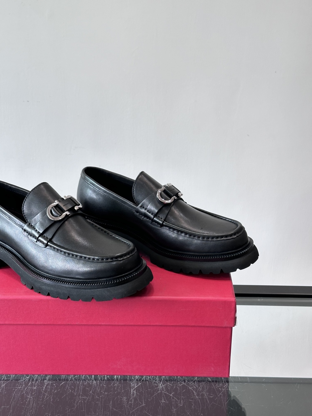 F🆕高端男士正装鞋休闲皮鞋，绅士臻享 型男必备 头层牛皮鞋面 皮质质感一览无余 小牛皮透气内里，橡胶大底