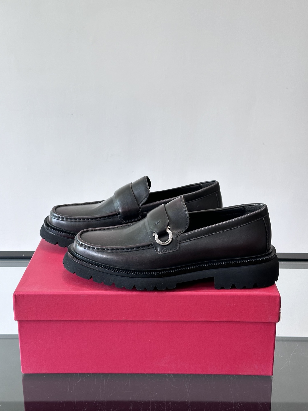 F🆕高端男士正装鞋休闲皮鞋，绅士臻享 型男必备 头层牛皮鞋面 皮质质感一览无余 小牛皮透气内里，橡胶大底