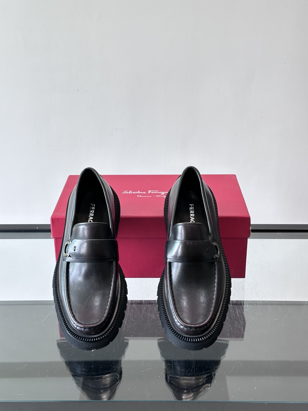 F🆕高端男士正装鞋休闲皮鞋，绅士臻享 型男必备 头层牛皮鞋面 皮质质感一览无余 小牛皮透气内里，橡胶大底