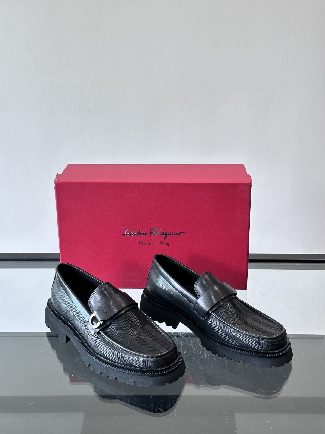 F🆕高端男士正装鞋休闲皮鞋，绅士臻享 型男必备 头层牛皮鞋面 皮质质感一览无余 小牛皮透气内里，橡胶大底