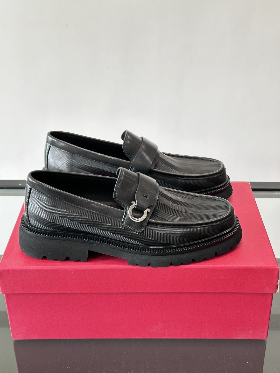 F🆕高端男士正装鞋休闲皮鞋，绅士臻享 型男必备 头层牛皮鞋面 皮质质感一览无余 小牛皮透气内里，橡胶大底