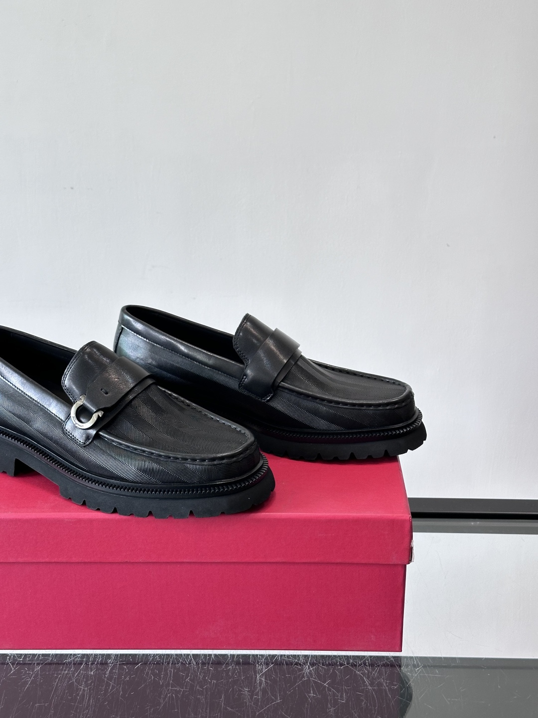 F🆕高端男士正装鞋休闲皮鞋，绅士臻享 型男必备 头层牛皮鞋面 皮质质感一览无余 小牛皮透气内里，橡胶大底