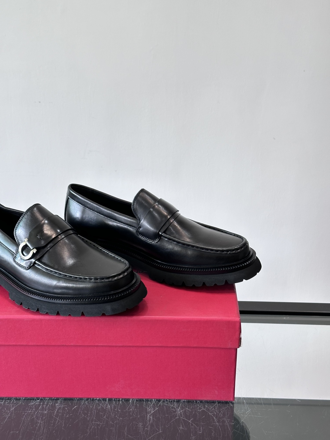 F🆕高端男士正装鞋休闲皮鞋，绅士臻享 型男必备 头层牛皮鞋面 皮质质感一览无余 小牛皮透气内里，橡胶大底