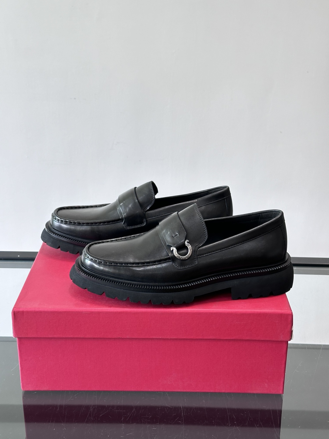 F🆕高端男士正装鞋休闲皮鞋，绅士臻享 型男必备 头层牛皮鞋面 皮质质感一览无余 小牛皮透气内里，橡胶大底