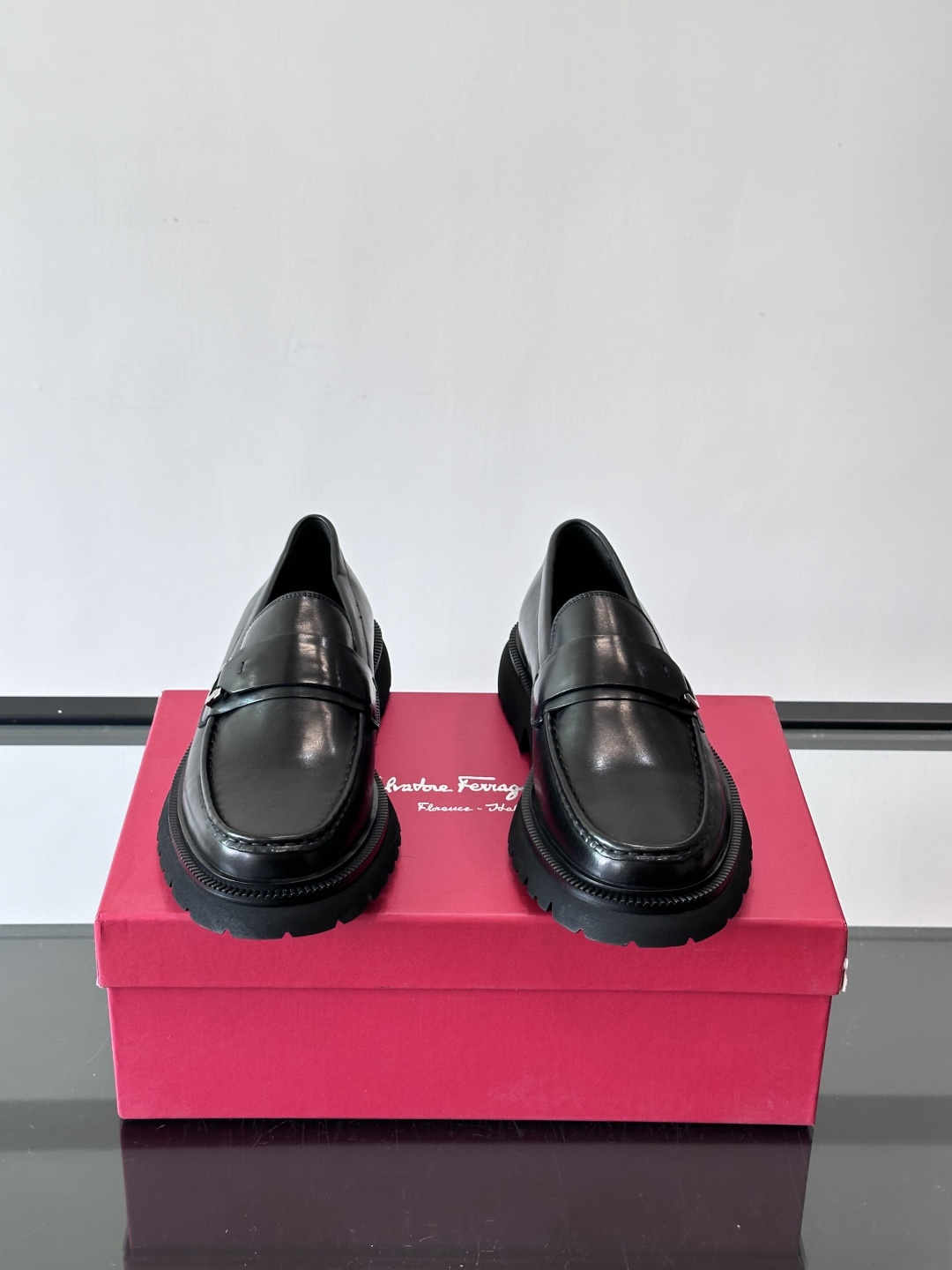 F🆕高端男士正装鞋休闲皮鞋，绅士臻享 型男必备 头层牛皮鞋面 皮质质感一览无余 小牛皮透气内里，橡胶大底