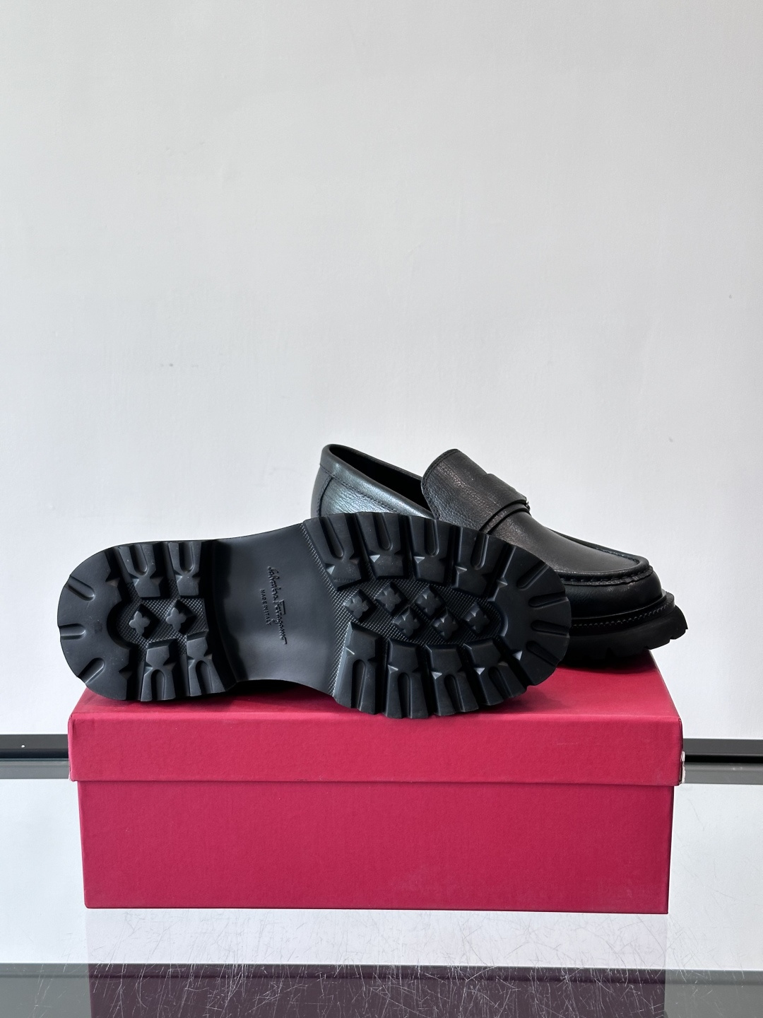 F🆕高端男士正装鞋休闲皮鞋，绅士臻享 型男必备 头层牛皮鞋面 皮质质感一览无余 小牛皮透气内里，橡胶大底