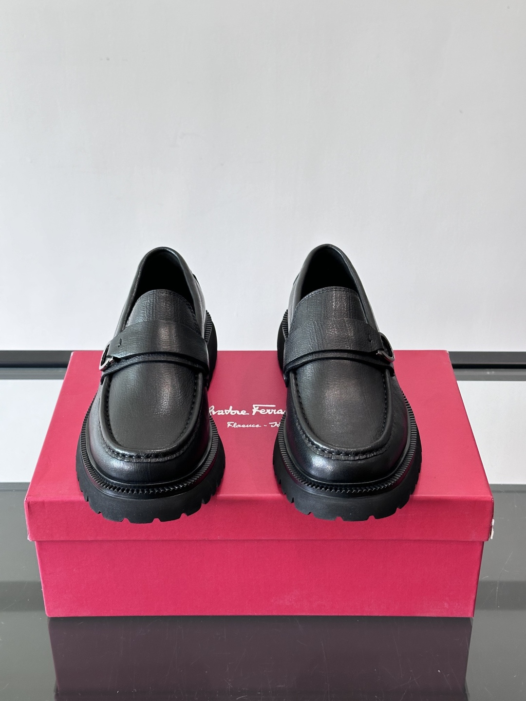 F🆕高端男士正装鞋休闲皮鞋，绅士臻享 型男必备 头层牛皮鞋面 皮质质感一览无余 小牛皮透气内里，橡胶大底