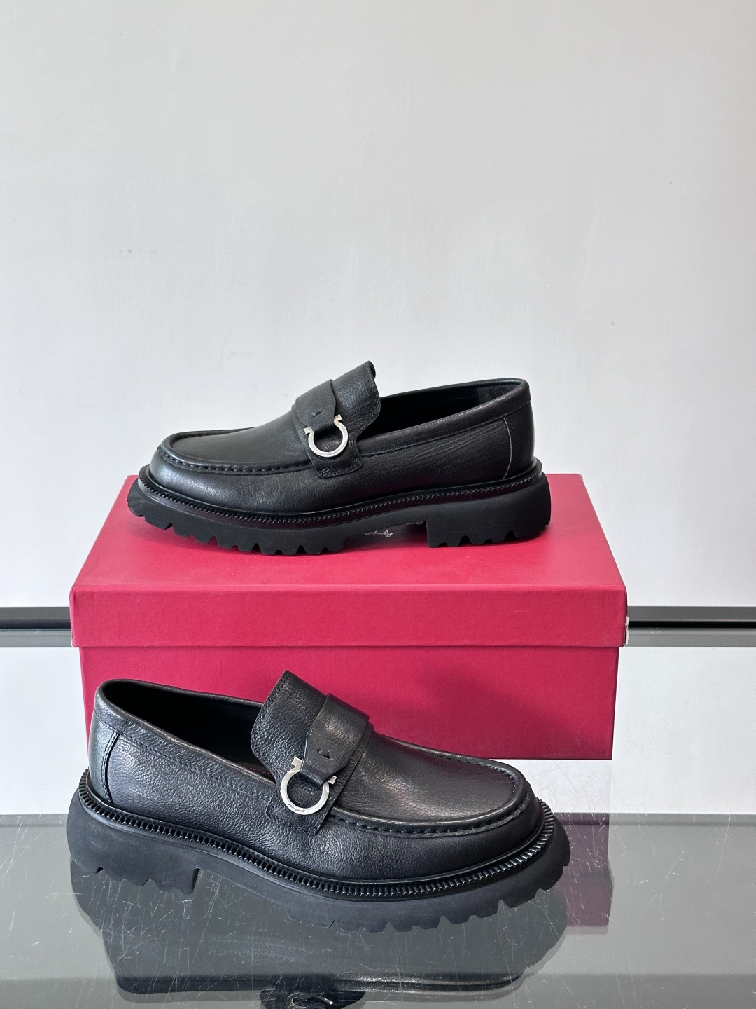 F🆕高端男士正装鞋休闲皮鞋，绅士臻享 型男必备 头层牛皮鞋面 皮质质感一览无余 小牛皮透气内里，橡胶大底