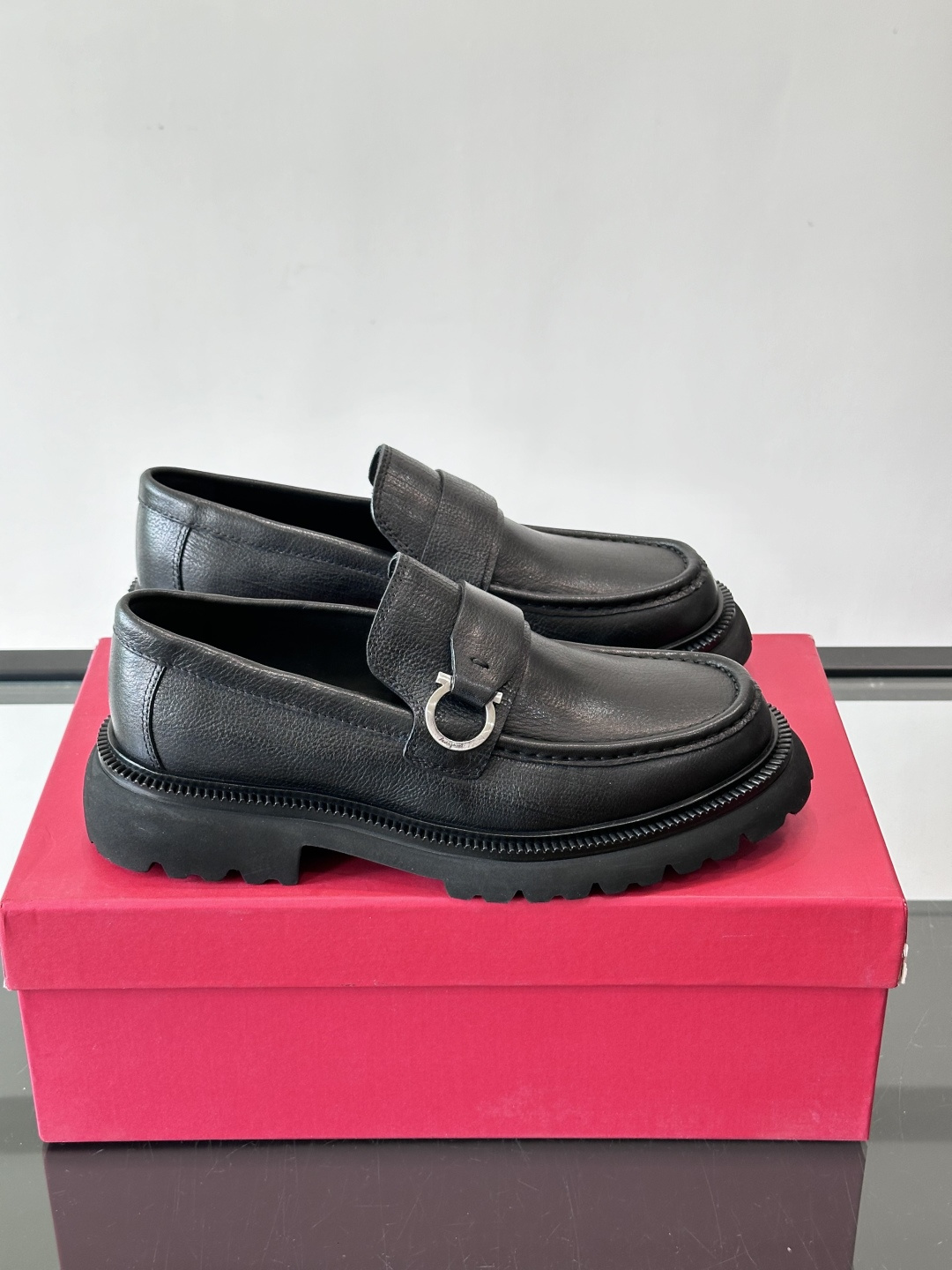 F🆕高端男士正装鞋休闲皮鞋，绅士臻享 型男必备 头层牛皮鞋面 皮质质感一览无余 小牛皮透气内里，橡胶大底