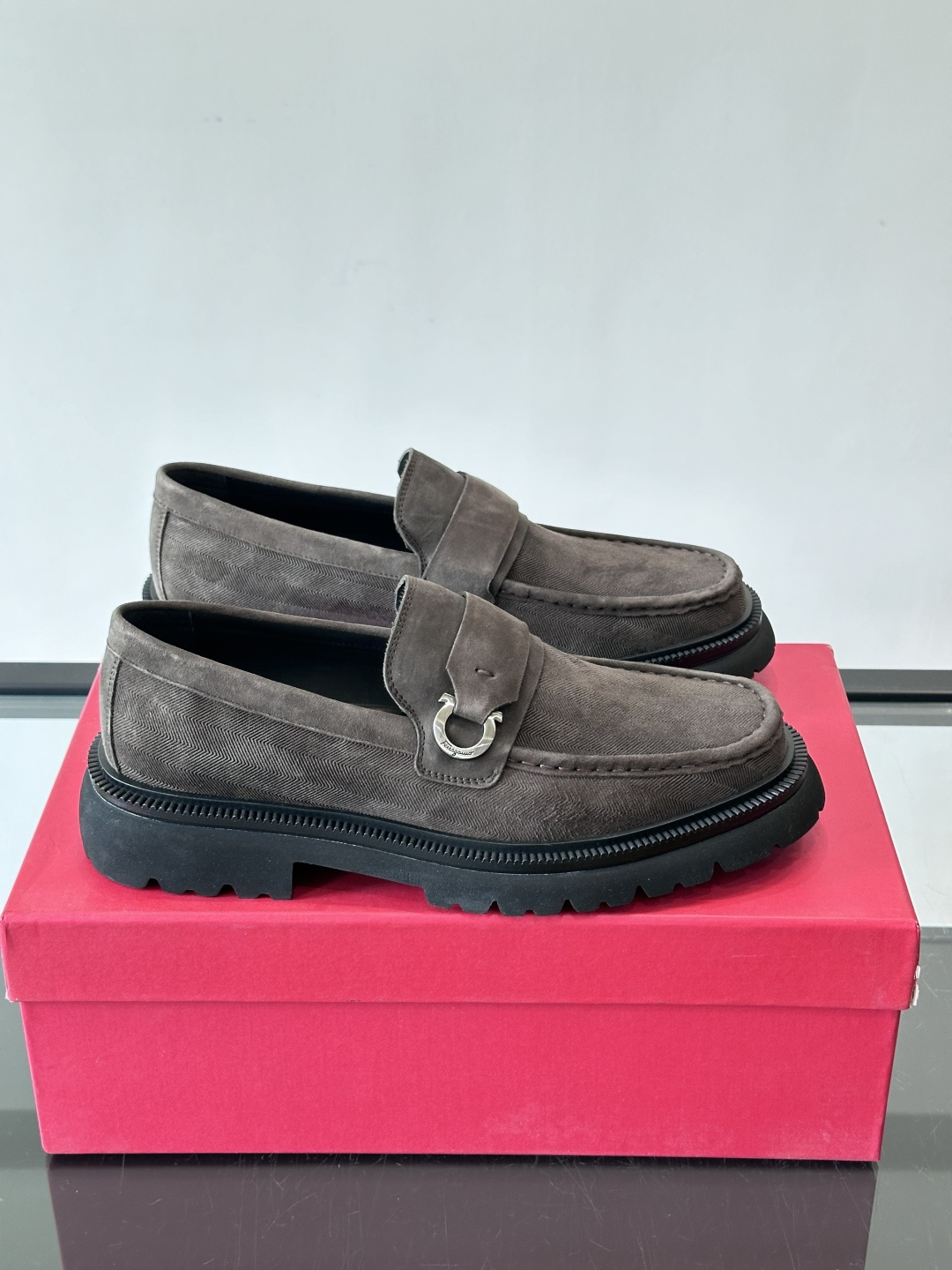 F🆕高端男士正装鞋休闲皮鞋，绅士臻享 型男必备 头层牛皮鞋面 皮质质感一览无余 小牛皮透气内里，橡胶大底