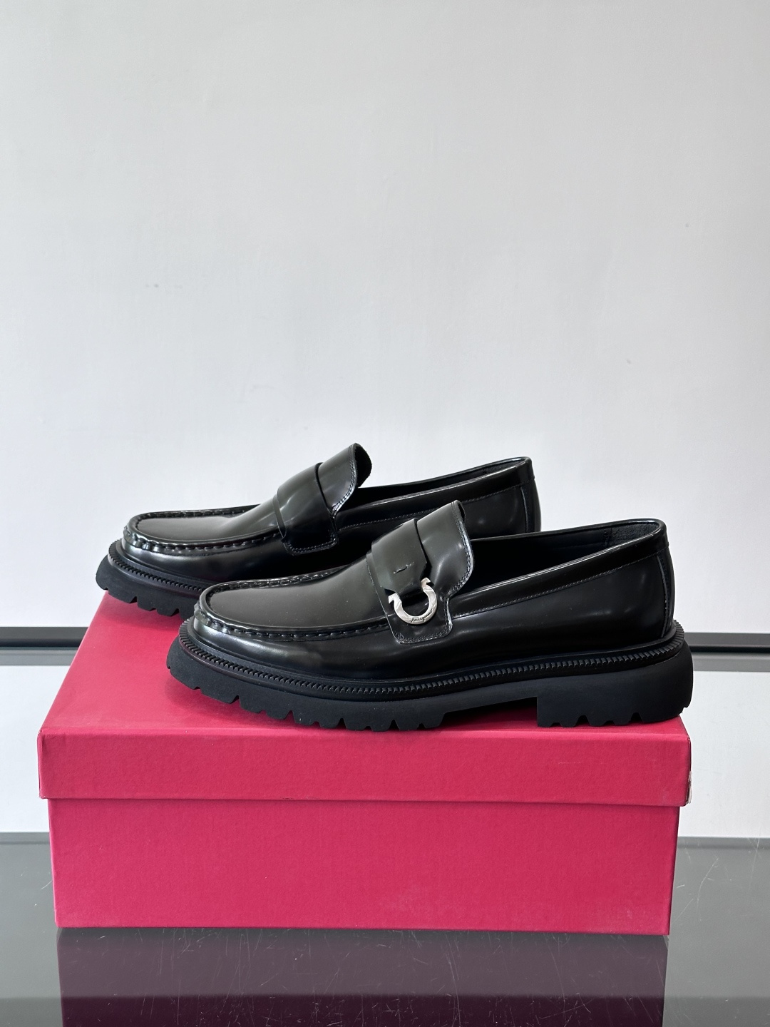 F🆕高端男士正装鞋休闲皮鞋，绅士臻享 型男必备 头层牛皮鞋面 皮质质感一览无余 小牛皮透气内里，橡胶大底