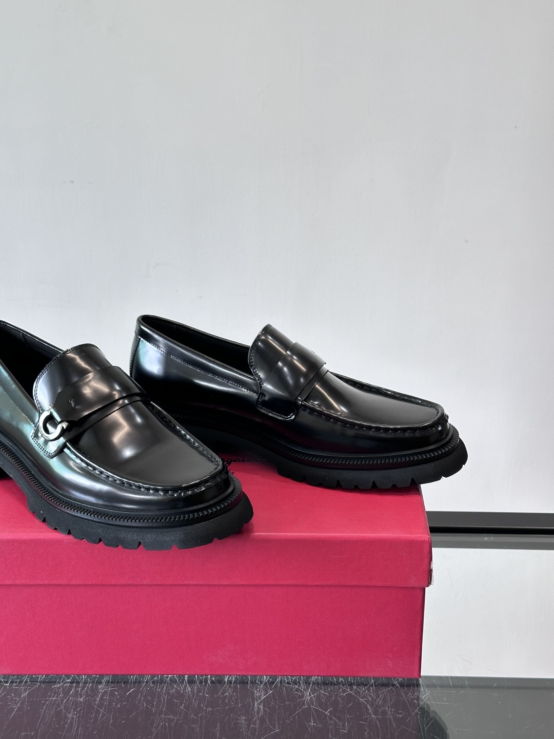 F🆕高端男士正装鞋休闲皮鞋，绅士臻享 型男必备 头层牛皮鞋面 皮质质感一览无余 小牛皮透气内里，橡胶大底