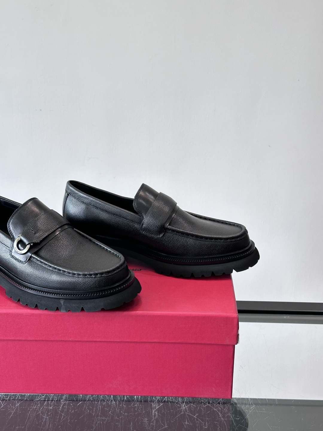 F🆕高端男士正装鞋休闲皮鞋，绅士臻享 型男必备 头层牛皮鞋面 皮质质感一览无余 小牛皮透气内里，橡胶大底