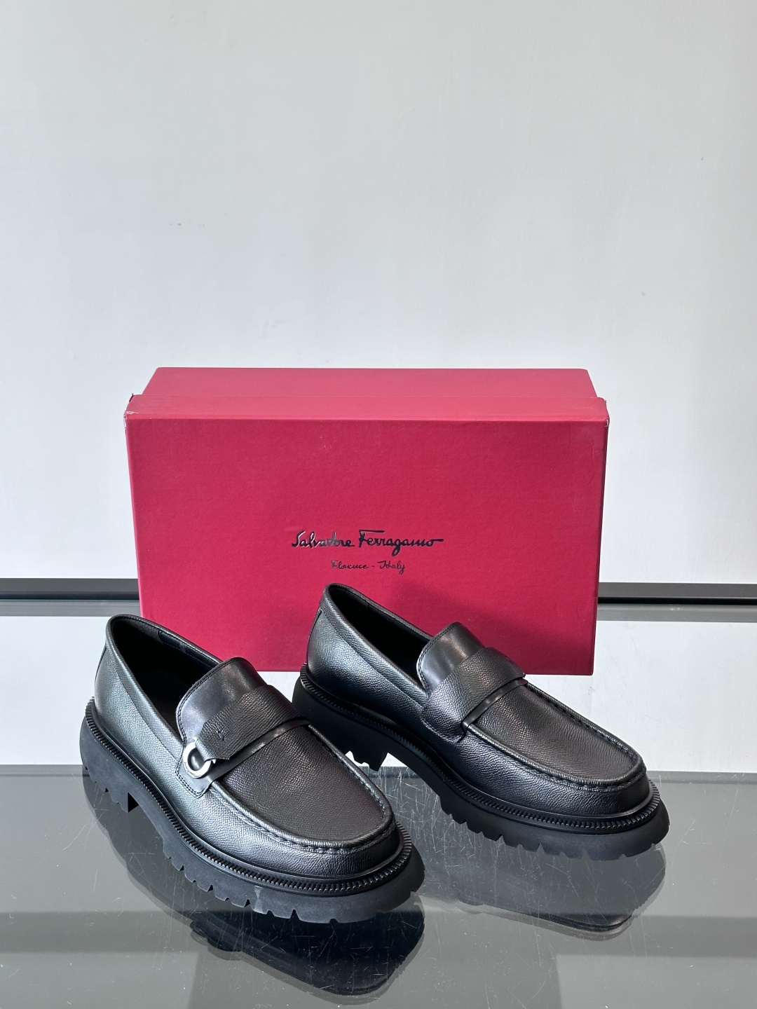 F🆕高端男士正装鞋休闲皮鞋，绅士臻享 型男必备 头层牛皮鞋面 皮质质感一览无余 小牛皮透气内里，橡胶大底