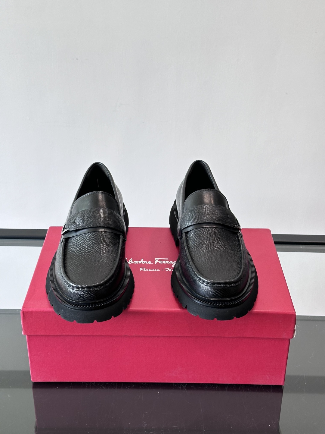 F🆕高端男士正装鞋休闲皮鞋，绅士臻享 型男必备 头层牛皮鞋面 皮质质感一览无余 小牛皮透气内里，橡胶大底