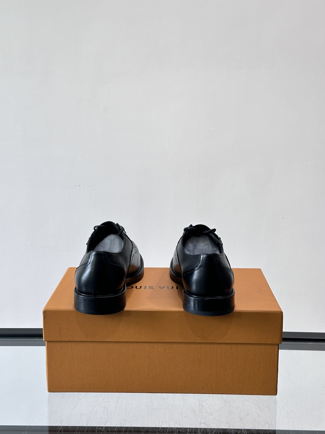 ◾️▫️L.v~高端男士正装休闲皮鞋，经典款，高端大气，进口牛皮打造，小牛皮透气内里，真皮大底，顶级品质