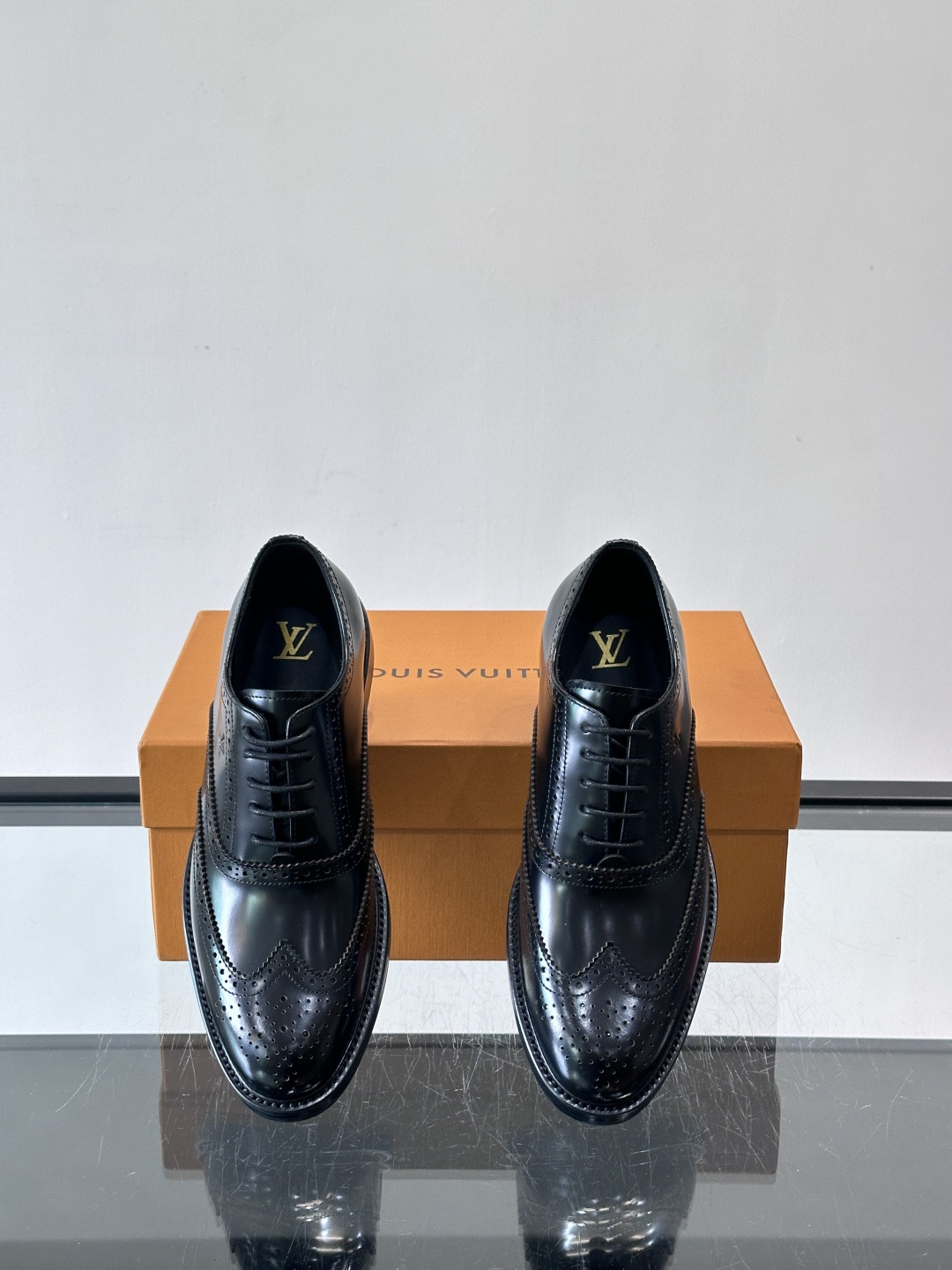 ◾️▫️L.v~高端男士正装休闲皮鞋，经典款，高端大气，进口牛皮打造，小牛皮透气内里，真皮大底，顶级品质