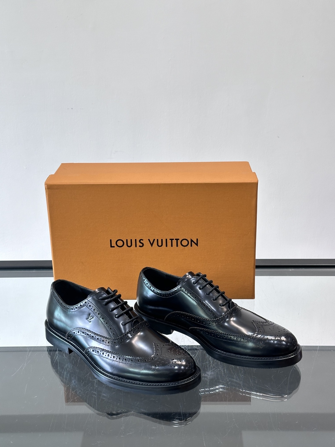 ◾️▫️L.v~高端男士正装休闲皮鞋，经典款，高端大气，进口牛皮打造，小牛皮透气内里，真皮大底，顶级品质