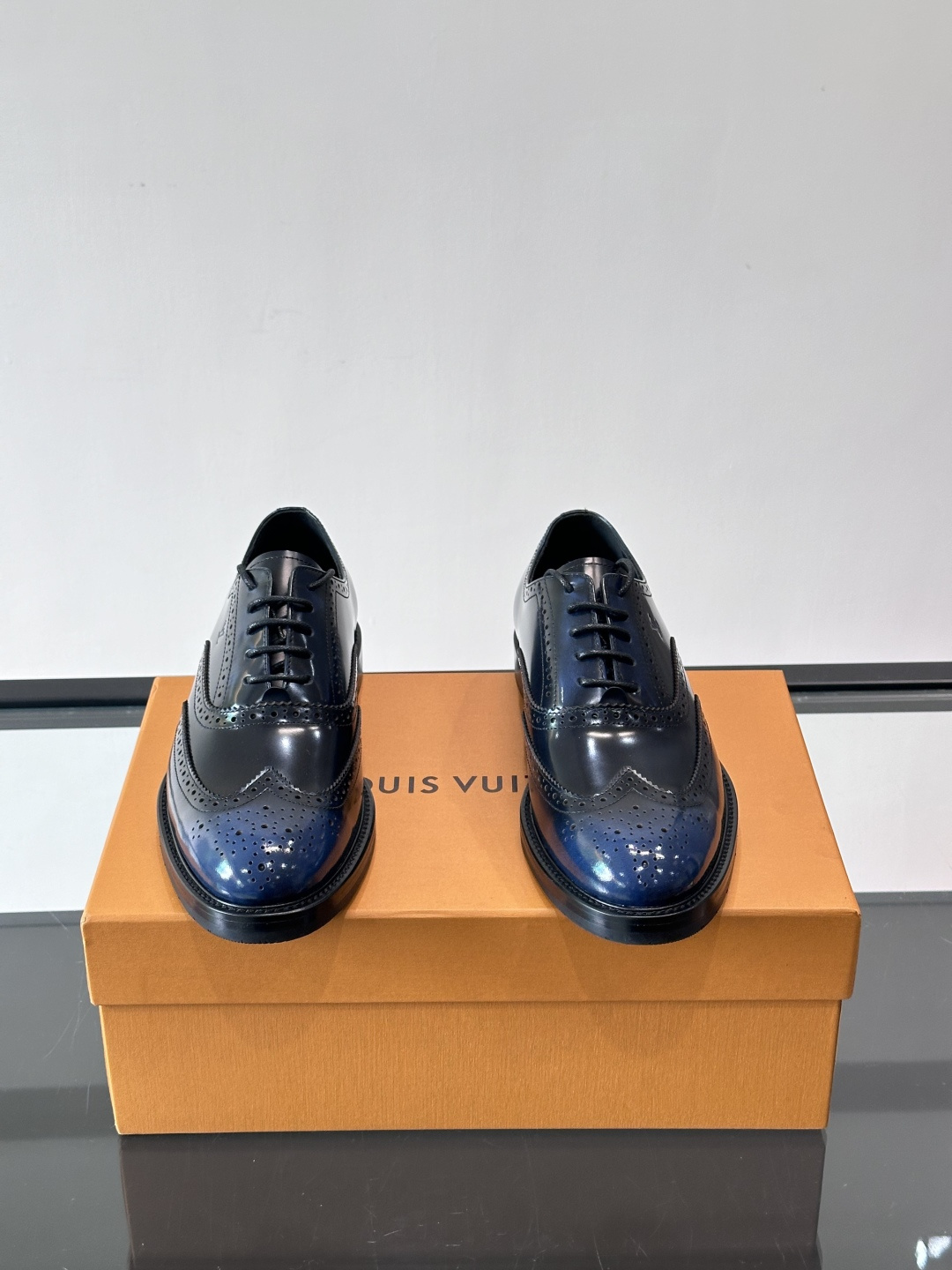 ◾️▫️L.v~高端男士正装休闲皮鞋，经典款，高端大气，进口牛皮打造，小牛皮透气内里，真皮大底，顶级品质