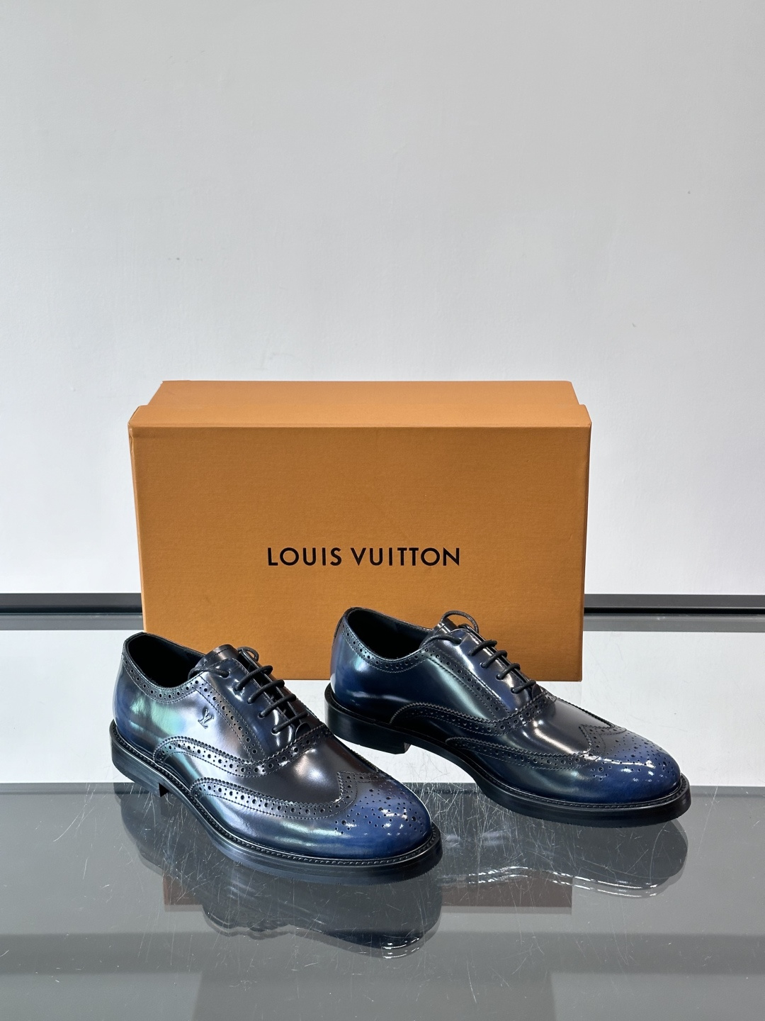 ◾️▫️L.v~高端男士正装休闲皮鞋，经典款，高端大气，进口牛皮打造，小牛皮透气内里，真皮大底，顶级品质