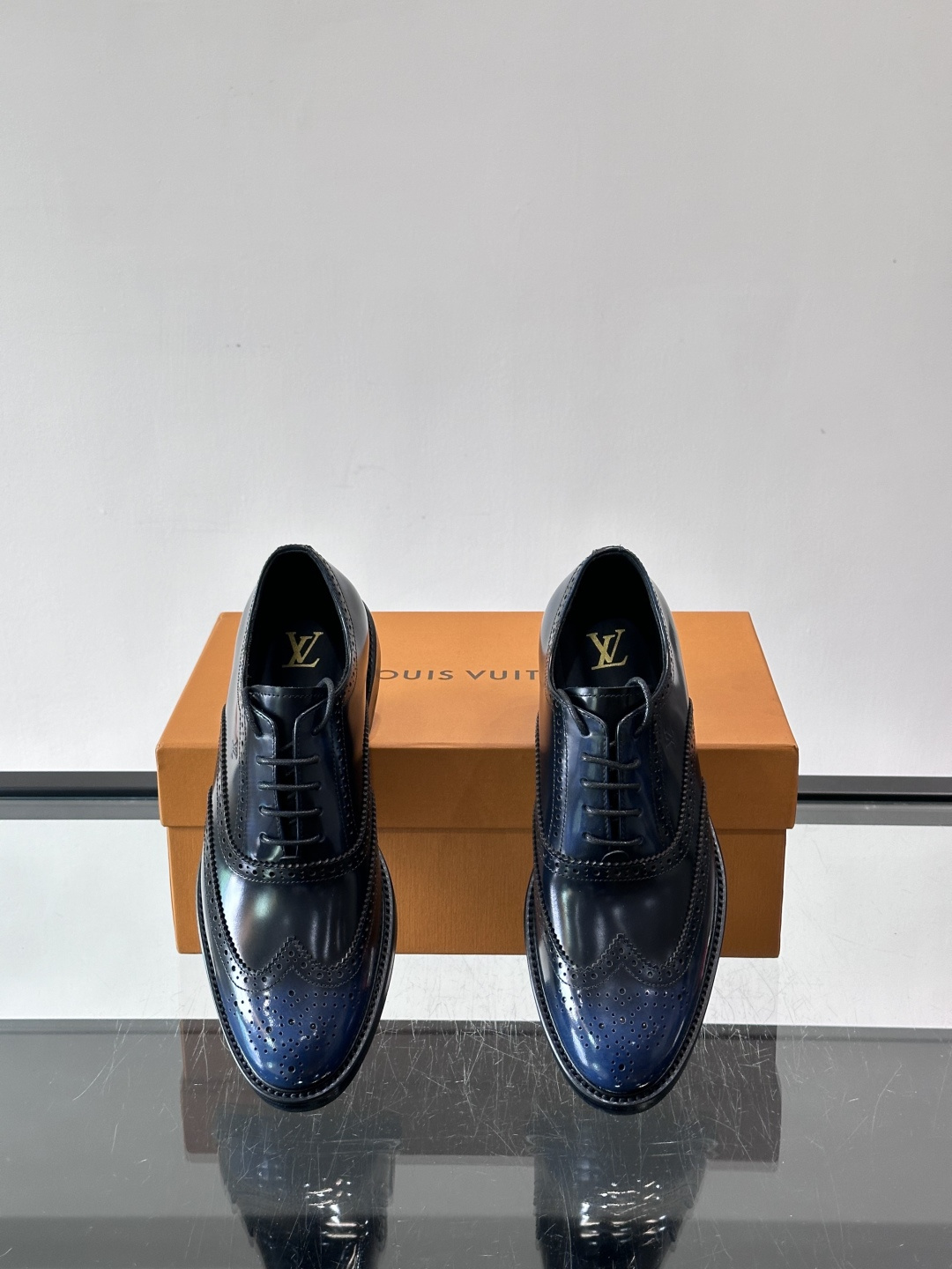 ◾️▫️L.v~高端男士正装休闲皮鞋，经典款，高端大气，进口牛皮打造，小牛皮透气内里，真皮大底，顶级品质