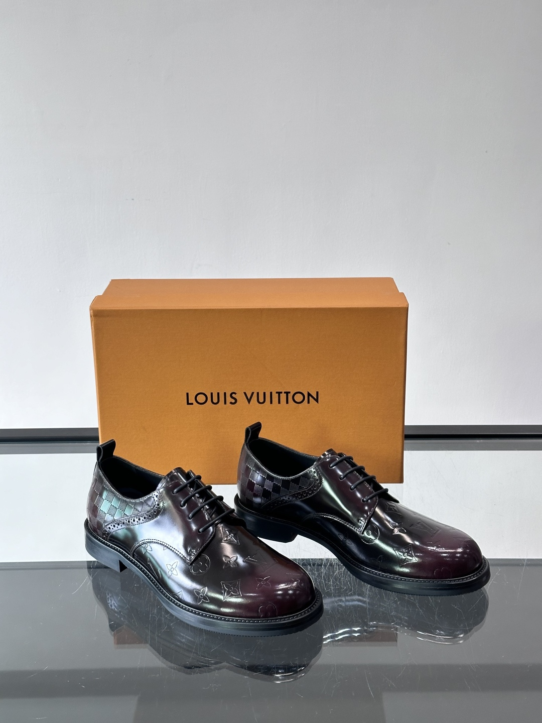 ◾️▫️L.v~高端男士正装休闲皮鞋，经典款，高端大气，进口牛皮打造，小牛皮透气内里，真皮大底，顶级品质