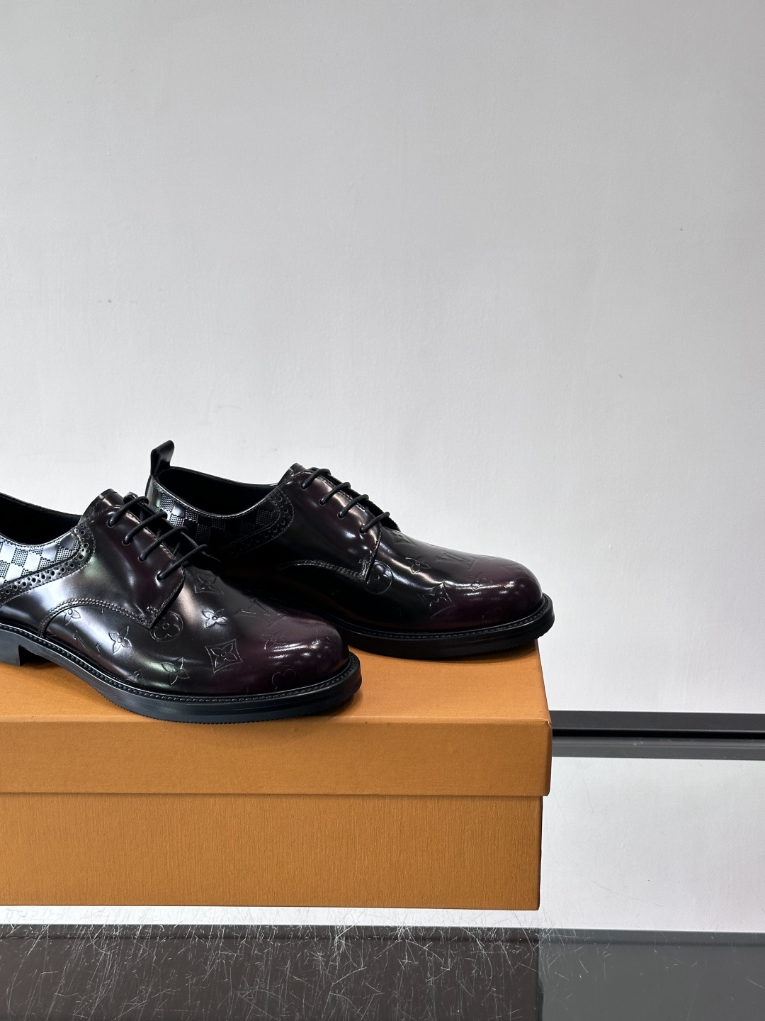 ◾️▫️L.v~高端男士正装休闲皮鞋，经典款，高端大气，进口牛皮打造，小牛皮透气内里，真皮大底，顶级品质