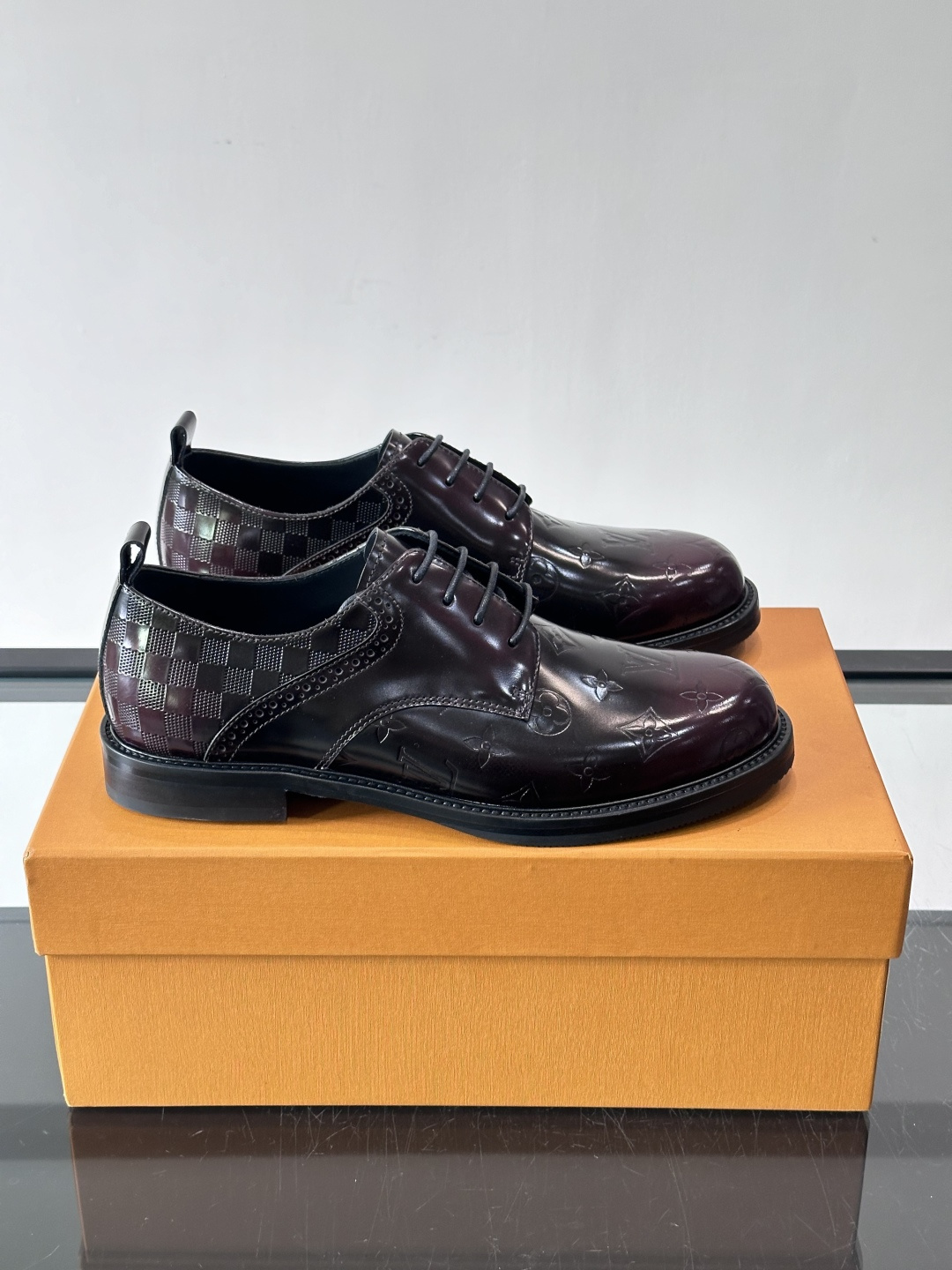 ◾️▫️L.v~高端男士正装休闲皮鞋，经典款，高端大气，进口牛皮打造，小牛皮透气内里，真皮大底，顶级品质