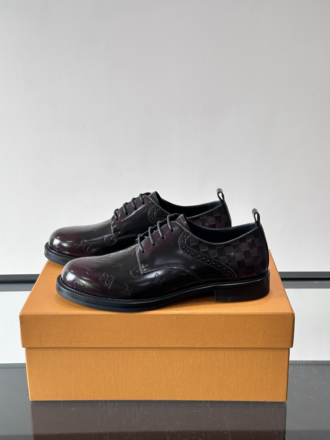 ◾️▫️L.v~高端男士正装休闲皮鞋，经典款，高端大气，进口牛皮打造，小牛皮透气内里，真皮大底，顶级品质