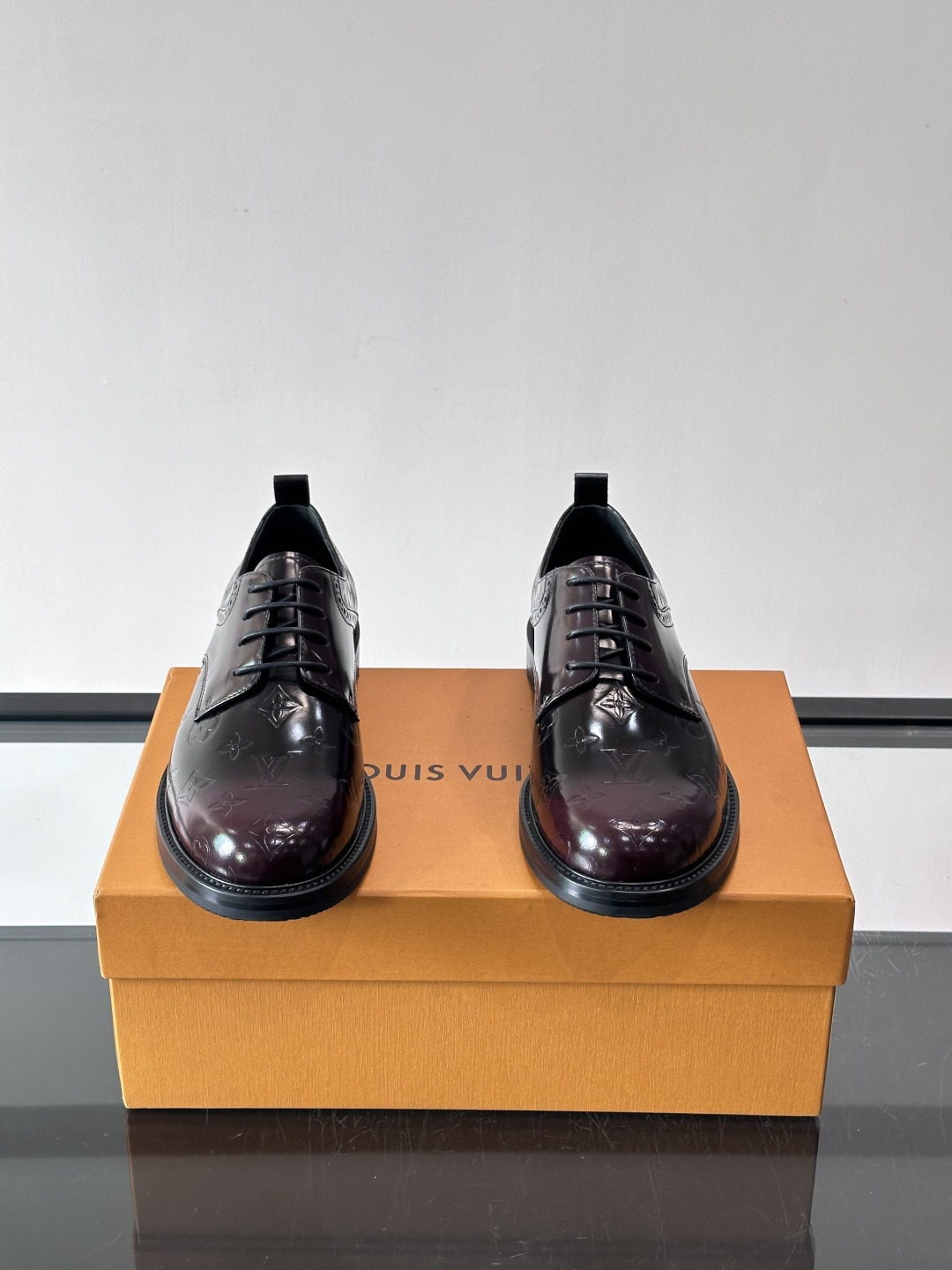 ◾️▫️L.v~高端男士正装休闲皮鞋，经典款，高端大气，进口牛皮打造，小牛皮透气内里，真皮大底，顶级品质