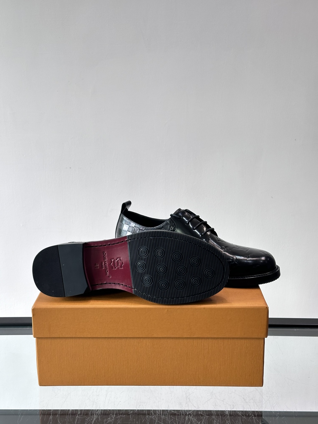 ◾️▫️L.v~高端男士正装休闲皮鞋，经典款，高端大气，进口牛皮打造，小牛皮透气内里，真皮大底，顶级品质