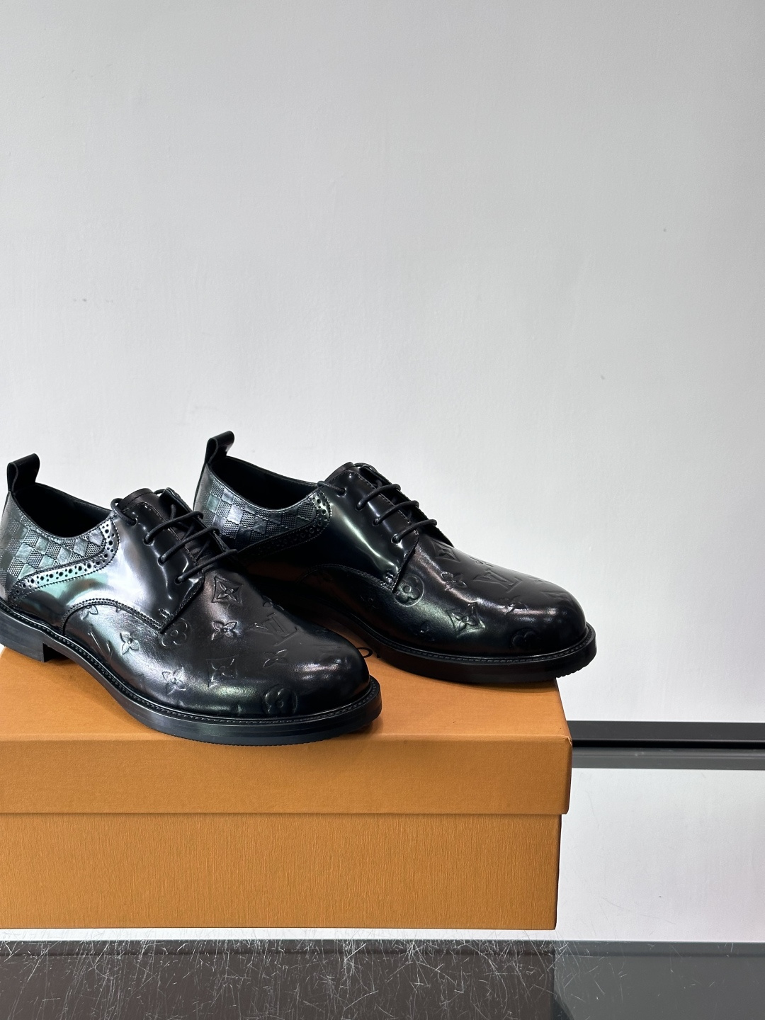 ◾️▫️L.v~高端男士正装休闲皮鞋，经典款，高端大气，进口牛皮打造，小牛皮透气内里，真皮大底，顶级品质