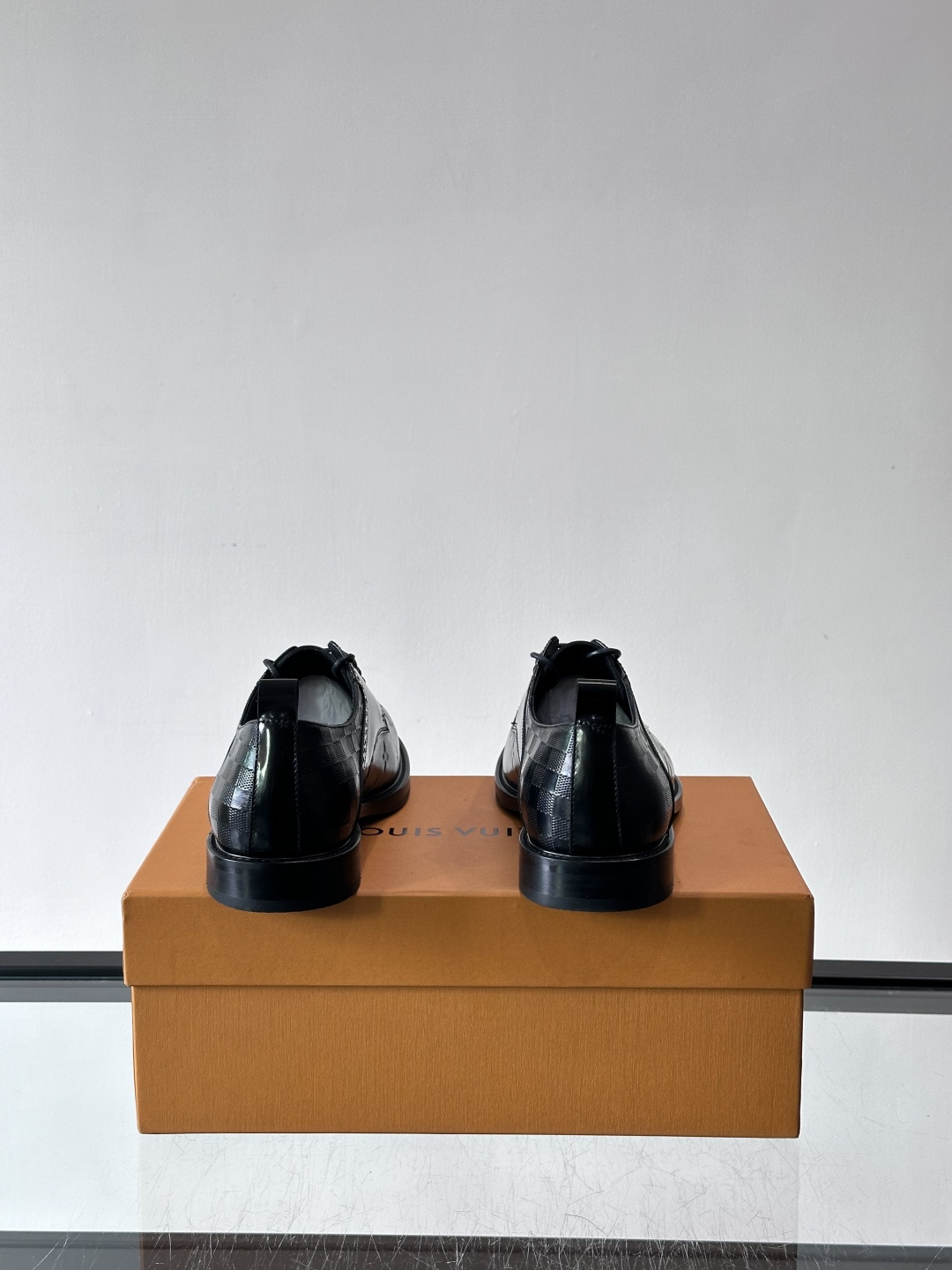 ◾️▫️L.v~高端男士正装休闲皮鞋，经典款，高端大气，进口牛皮打造，小牛皮透气内里，真皮大底，顶级品质