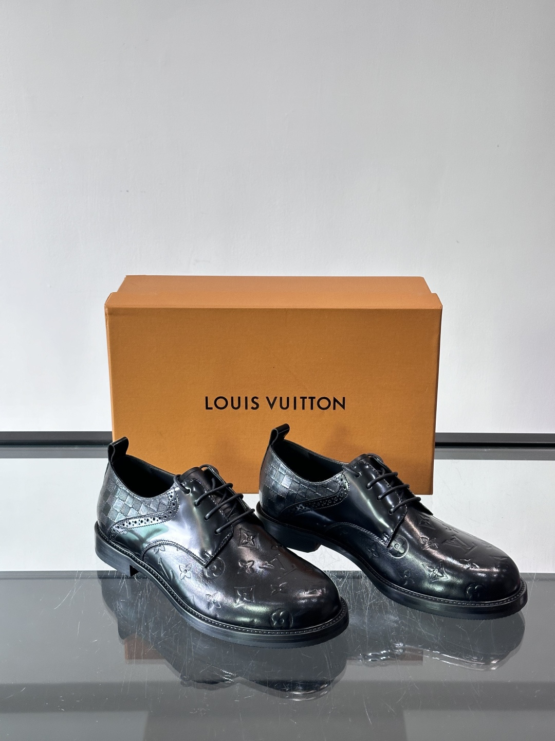 ◾️▫️L.v~高端男士正装休闲皮鞋，经典款，高端大气，进口牛皮打造，小牛皮透气内里，真皮大底，顶级品质