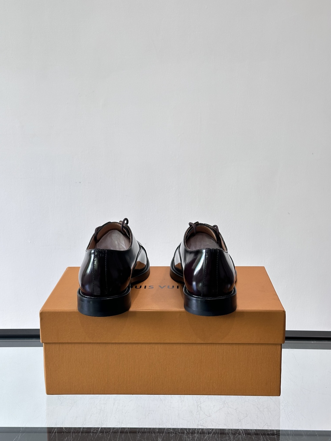 ◾️▫️L.v~高端男士正装休闲皮鞋，经典款，高端大气，进口牛皮打造，小牛皮透气内里，真皮大底，顶级品质
