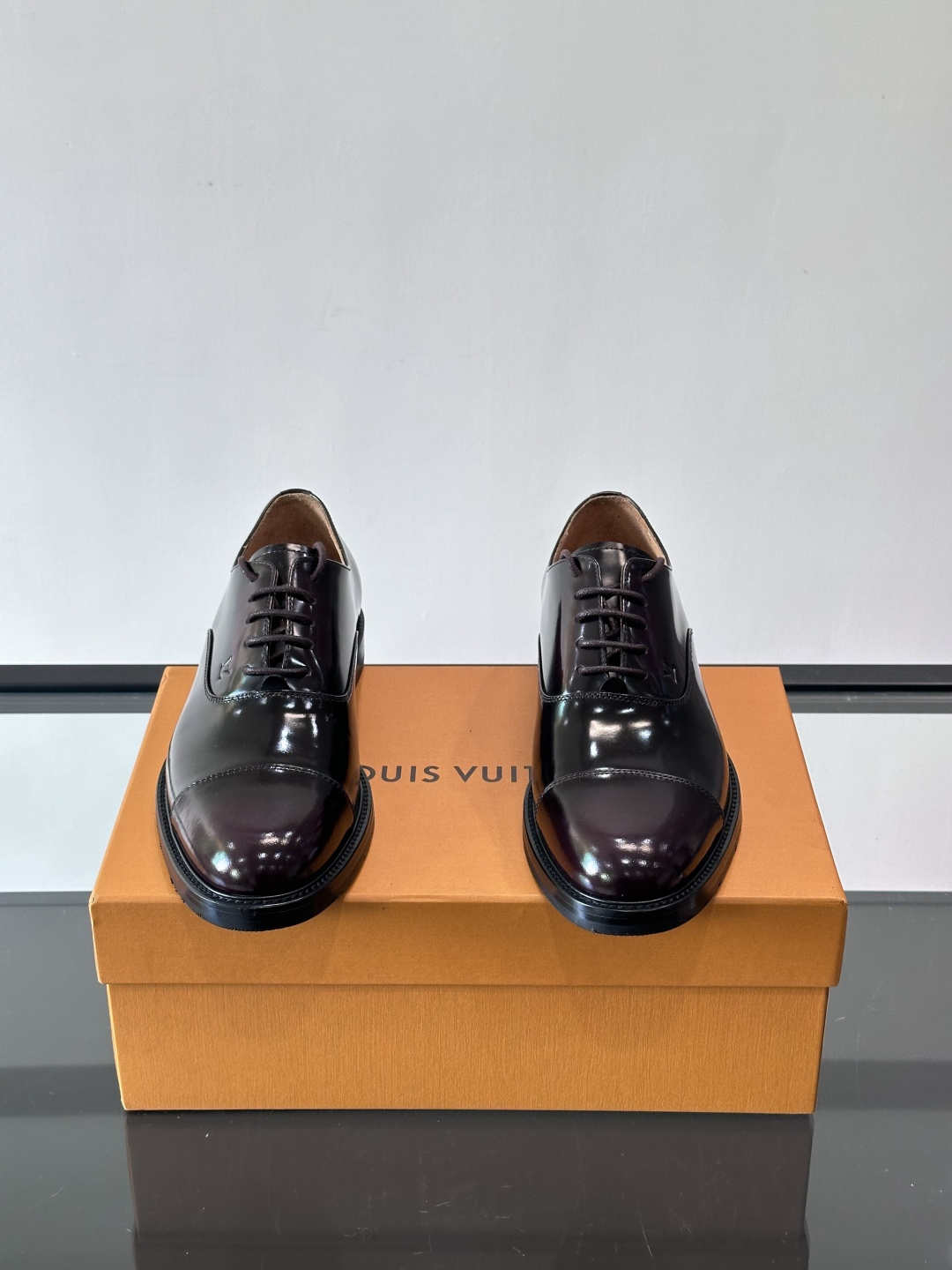 ◾️▫️L.v~高端男士正装休闲皮鞋，经典款，高端大气，进口牛皮打造，小牛皮透气内里，真皮大底，顶级品质