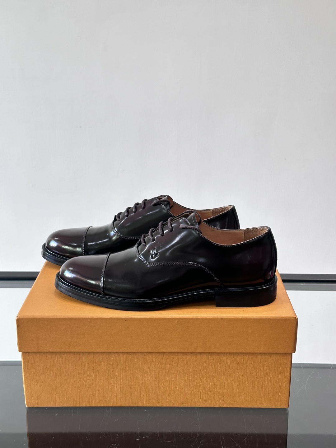 ◾️▫️L.v~高端男士正装休闲皮鞋，经典款，高端大气，进口牛皮打造，小牛皮透气内里，真皮大底，顶级品质