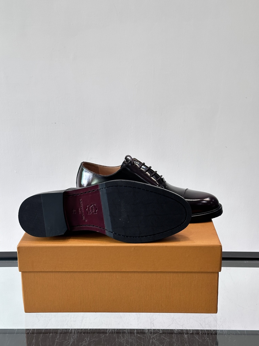 ◾️▫️L.v~高端男士正装休闲皮鞋，经典款，高端大气，进口牛皮打造，小牛皮透气内里，真皮大底，顶级品质
